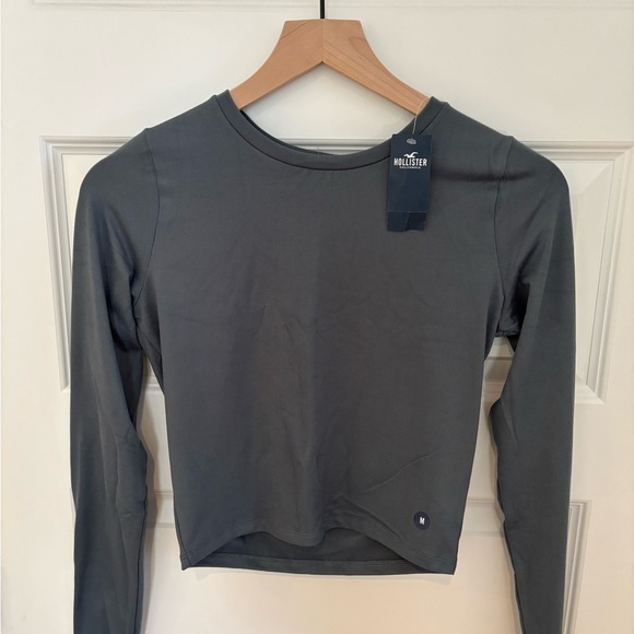 Hollister Soft Stretch Seamless Fabric Long-Sleeve Crew Top - sz M - Picture 1 of 4